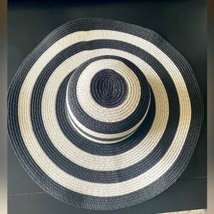 Straw hat black/white striped OS